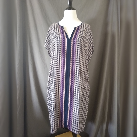 Dress - Picture 1 of 3